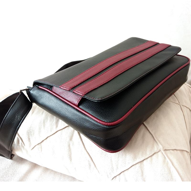 KALİTELİ SUNİ DERİ UNİSEX ASKILI OMUZ ÇANTASI EVRAK ÇANTASI POSTACI ÇANTASI 35X25X8 SİYAH BORDO