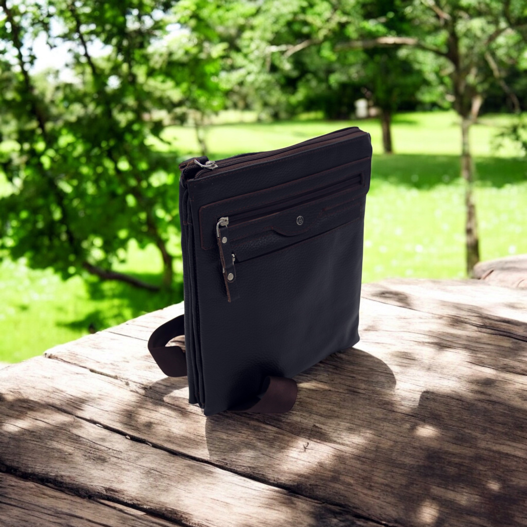 Alpe Gerçek Deri Askılı Çapraz Model Erkek El Çantası 26x23x5 cm Tarçın