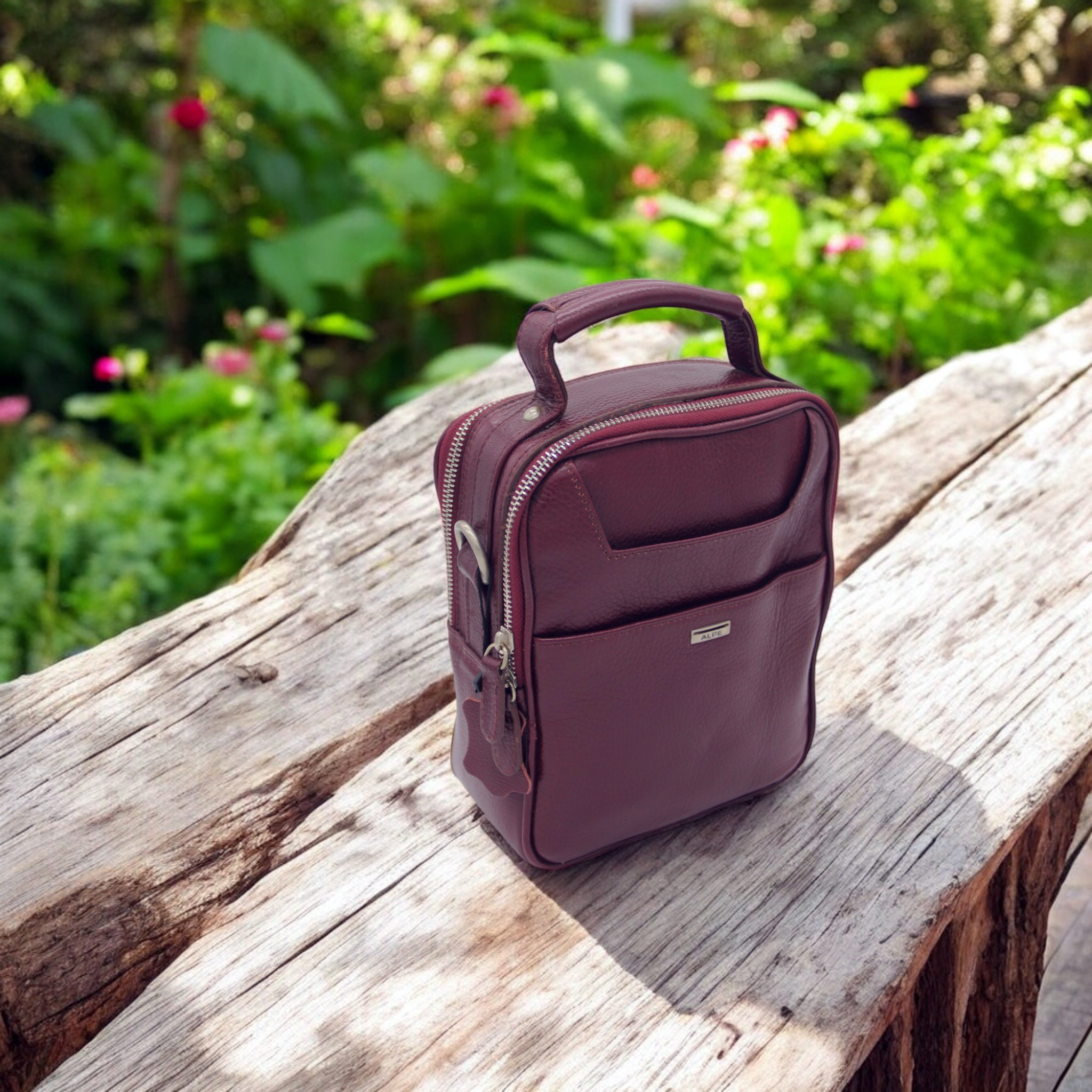 Alpe Gerçek Deri Anahralı Askılı Erkek El Çantası 23x18x9,5 cm Bordo