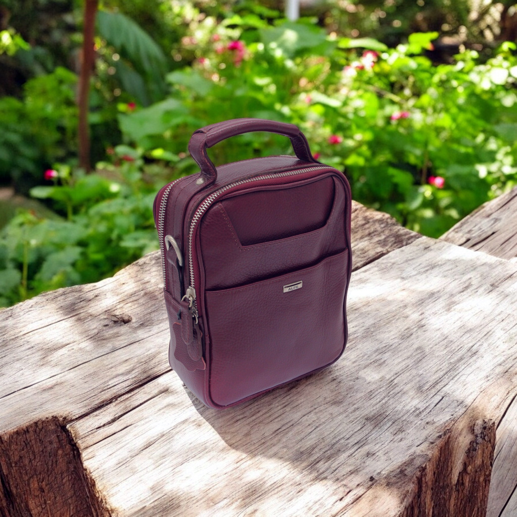 Alpe Gerçek Deri Anahralı Askılı Erkek El Çantası 23x18x9,5 cm Bordo