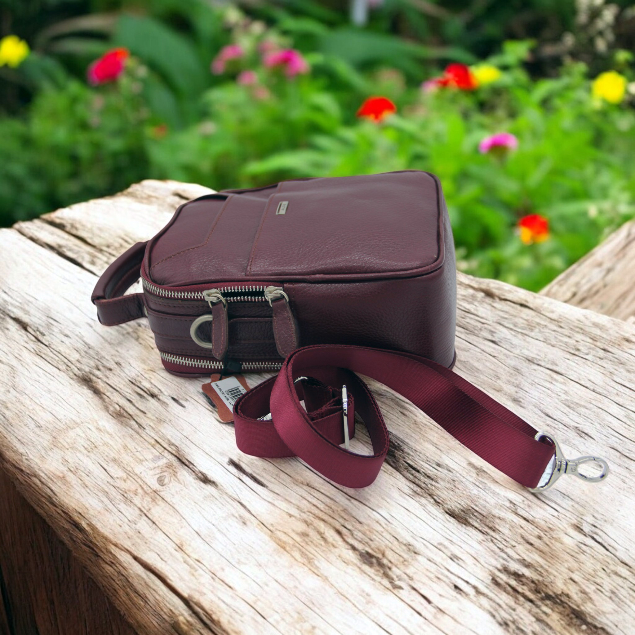 Alpe Gerçek Deri Anahralı Askılı Erkek El Çantası 23x18x9,5 cm Bordo