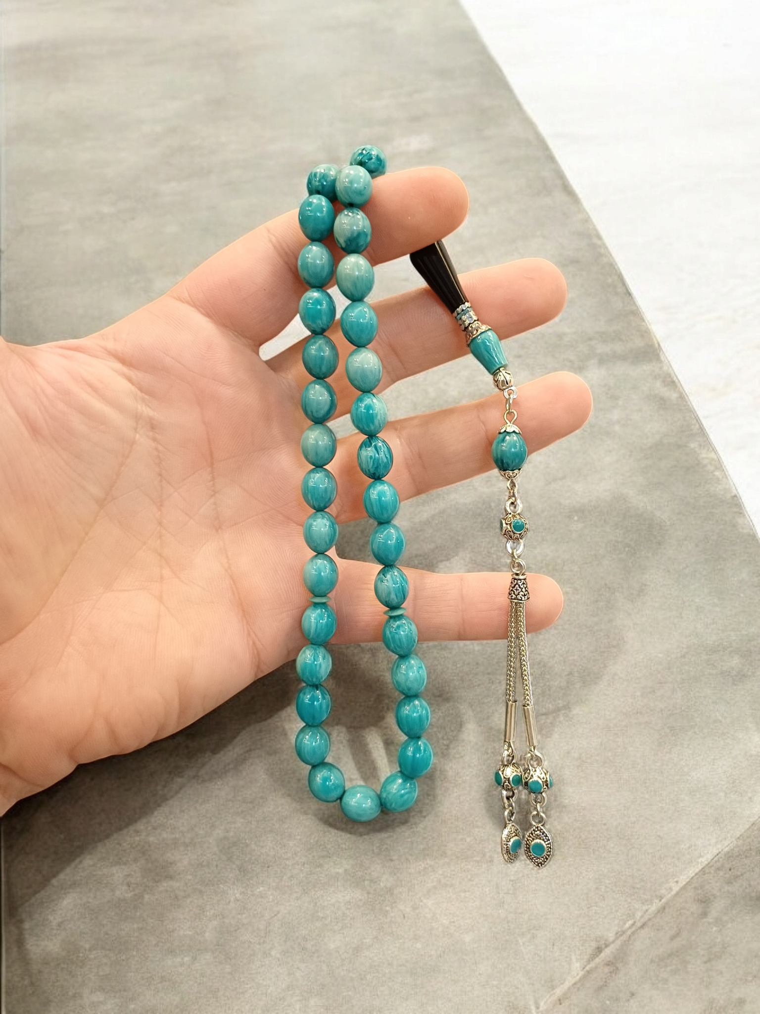 Nakkaş İşlemeli İmame Sıkma Kehribar Tesbih Turkuaz Renkli 8,5x10 mm