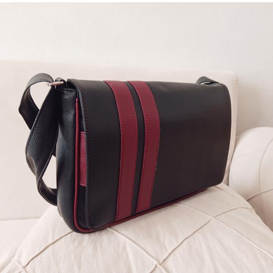 OMUZ ÇANTASI POSTACI ÇANTASI