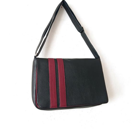 OMUZ ÇANTASI POSTACI ÇANTASI