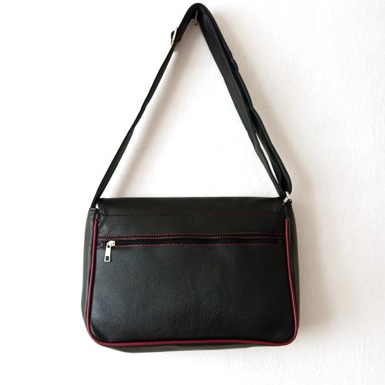 OMUZ ÇANTASI POSTACI ÇANTASI