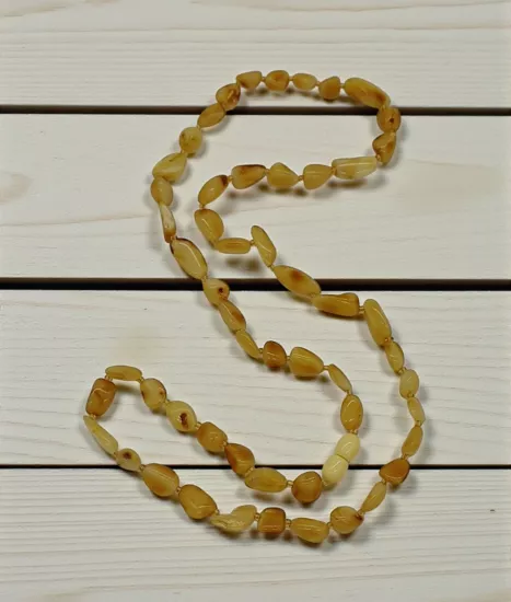 Yetişkin kehribar kolye