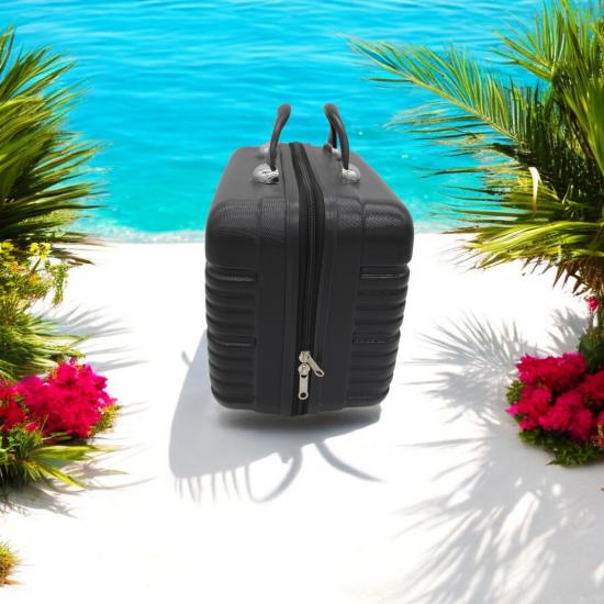 sert makyaj çantası